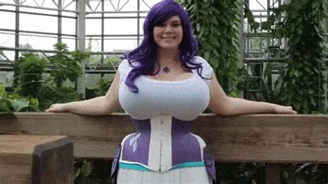 big boobs bouncing gif